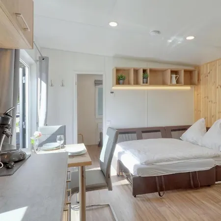 Holiday home Tiny Haus 79 Am Brombachsee